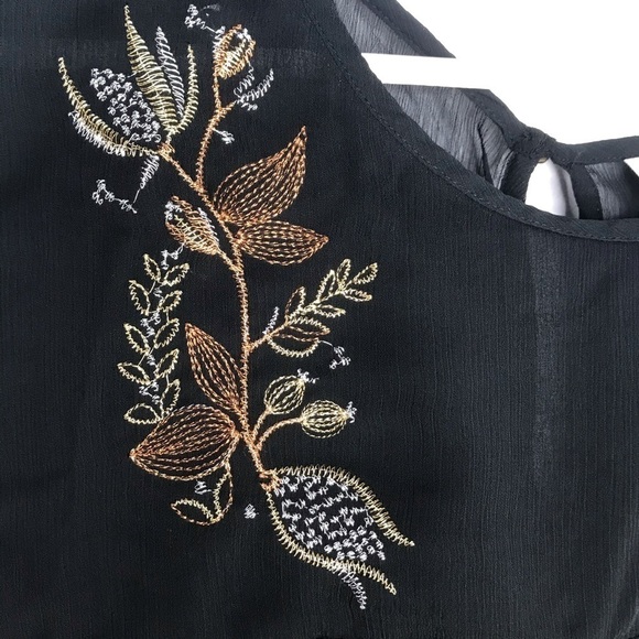 NWT Ava & Viv Black Chiffon Embroidered Top 4x - Picture 3 of 5